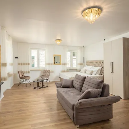 Luxury Duje