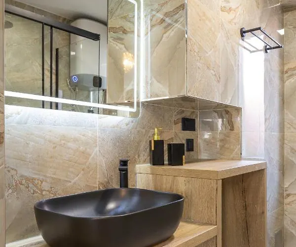 Luxury Duje *