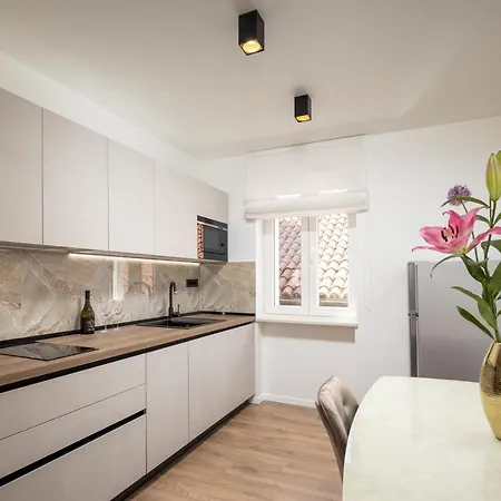 Luxury Duje Apartmán *