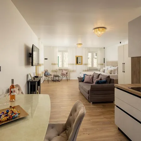 Luxury Duje Apartmán *
