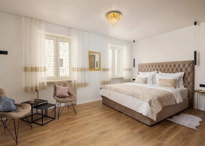 Luxury Duje *
