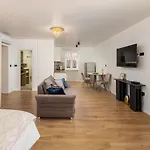 Luxury Duje Apartment *